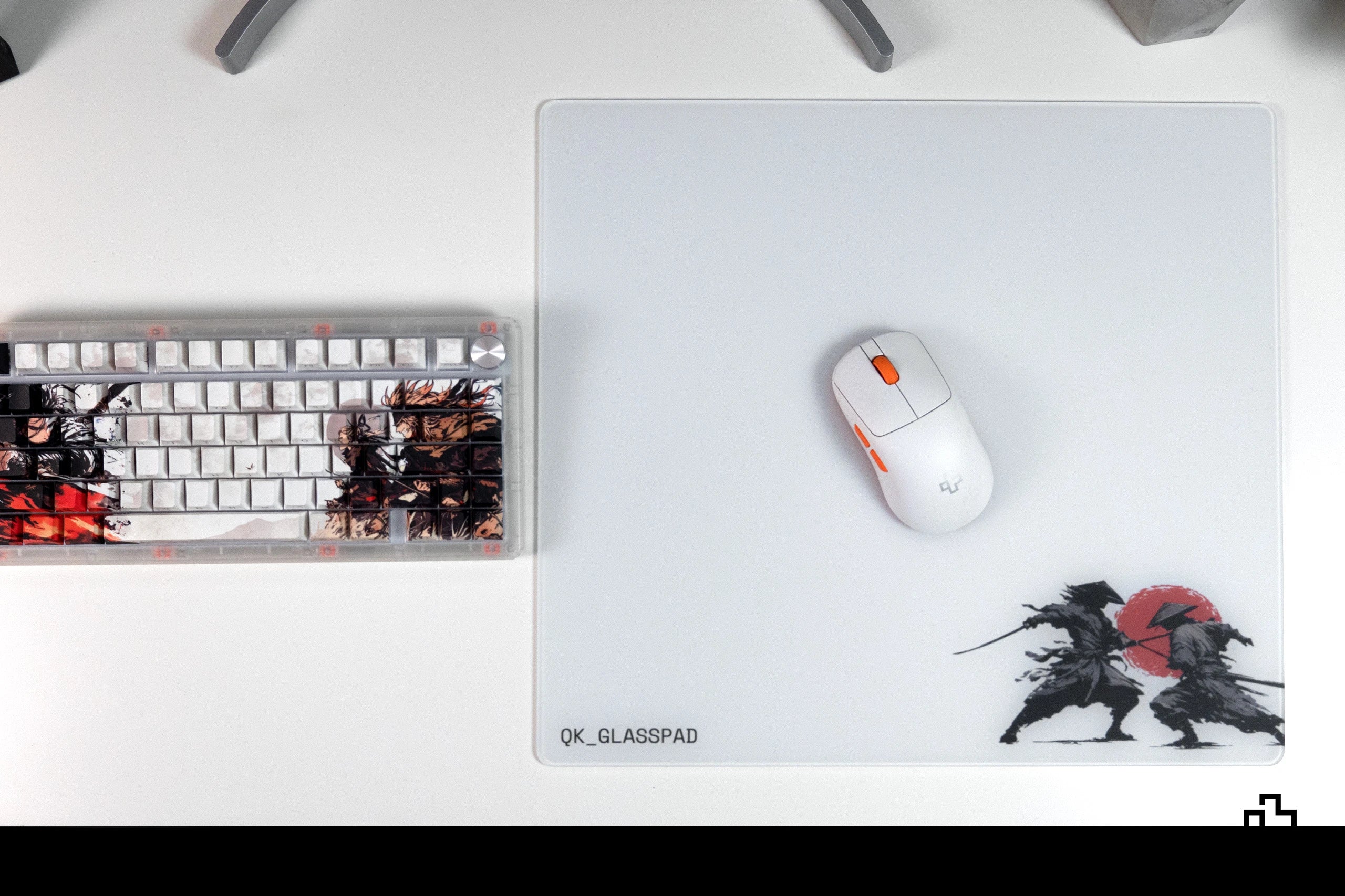 Podkładka pod mysz Gaming QwertyKey Esports Glass Striker szklana 3.2mm Anti - Slip TPU