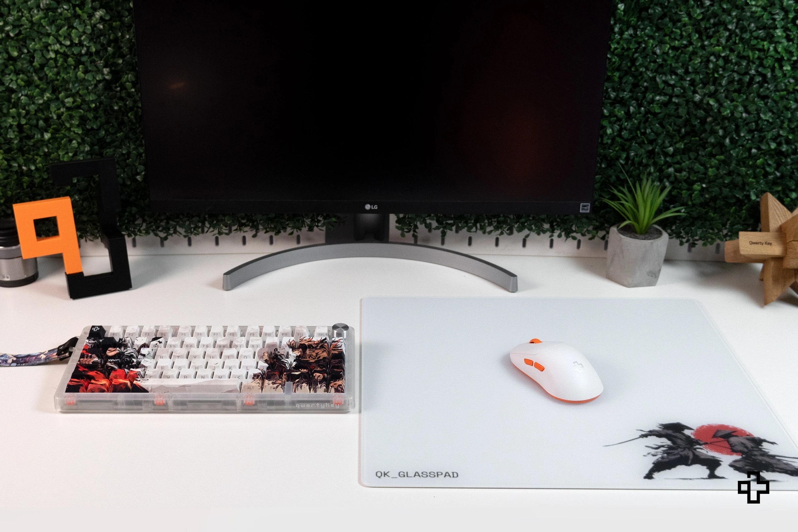Podkładka pod mysz Gaming QwertyKey Esports Glass Striker szklana 3.2mm Anti - Slip TPU