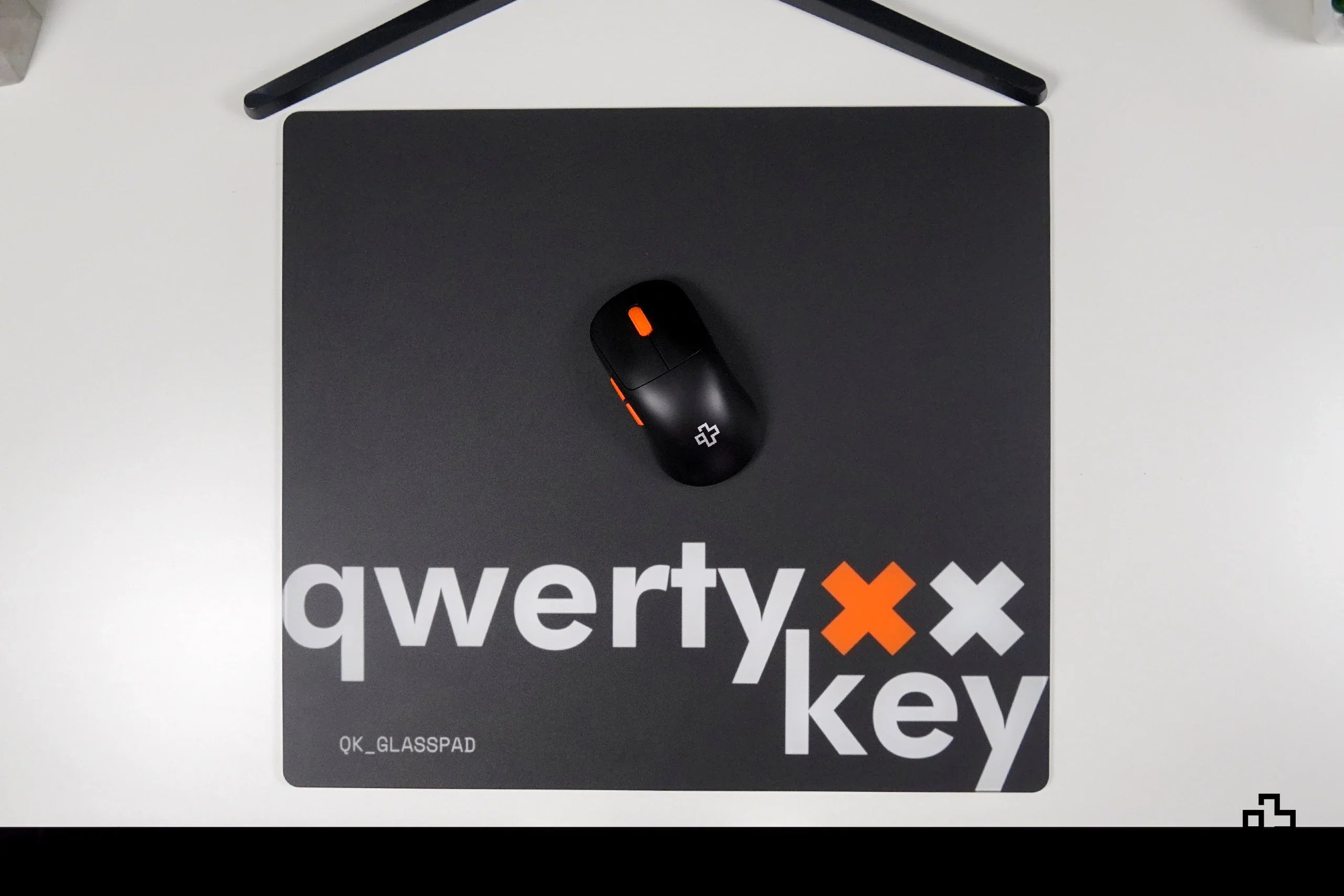 podkładka pod mysz Gaming QwertyKey Esports szklana 3.2mm Anti - Slip TPU