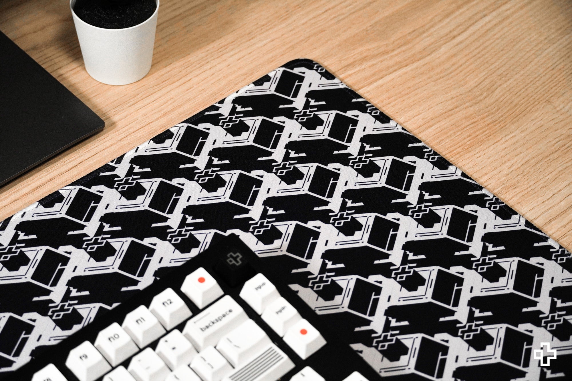 Deskmat Mousepad QwertyKey Graveyard 4mm margini cusute - QwertyKey