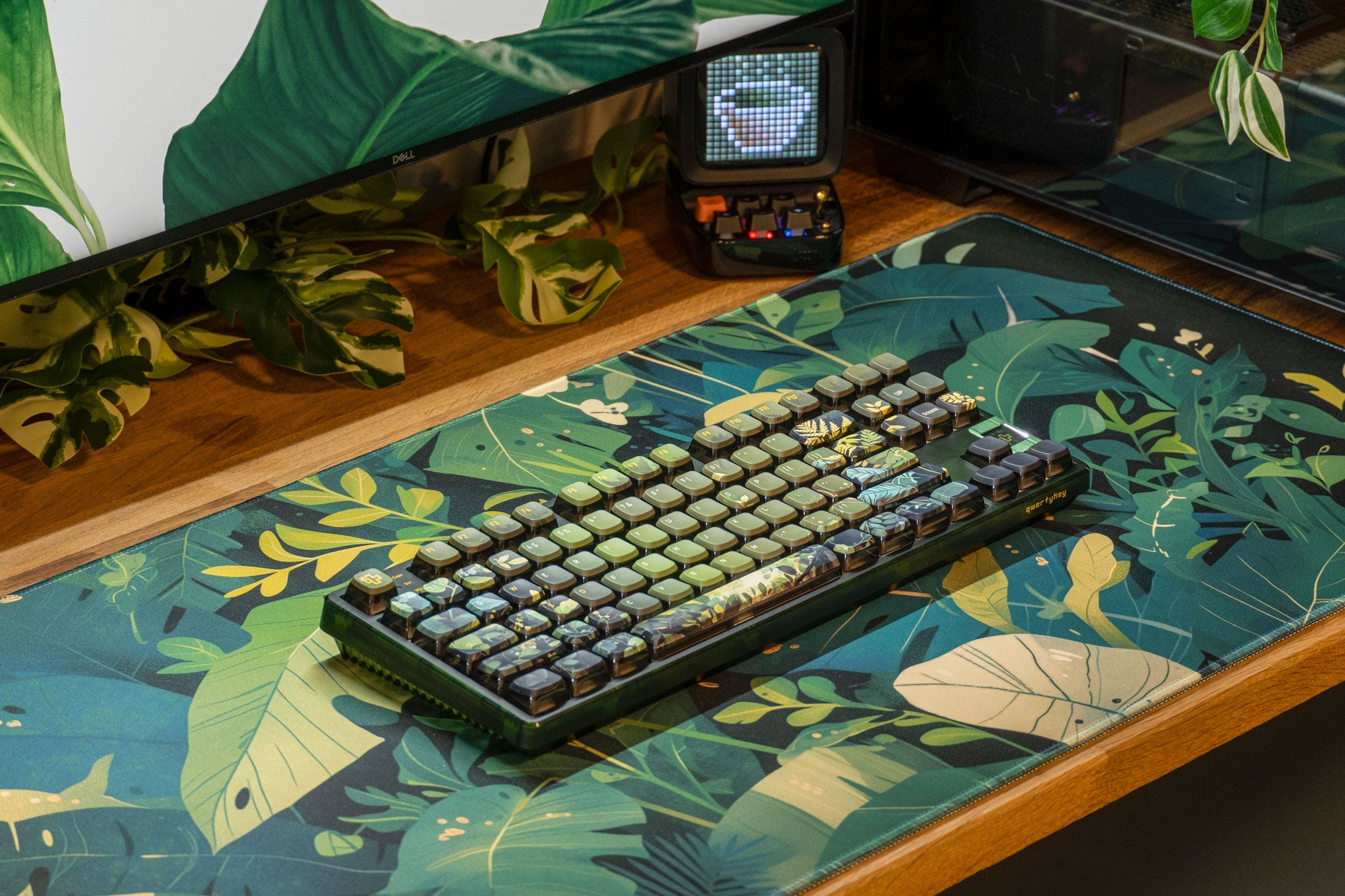 QwertyKey80 Leaf - bezprzewodowa klawiatura mechaniczna gamingowa, Hotswap, RGB, QMK/VIA, gasket mount, z ekranem