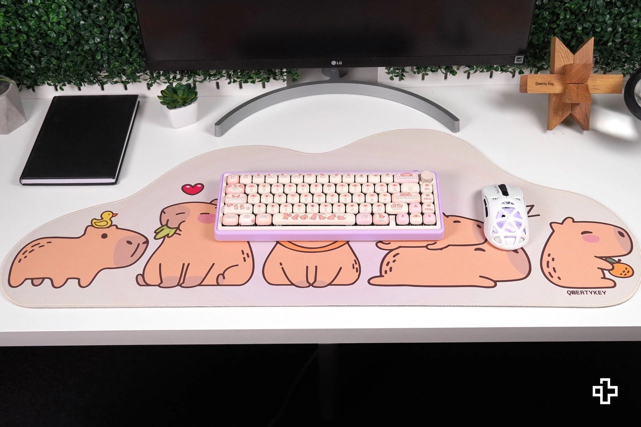 Deskmat / podkładka pod mysz QwertyKey Capybara 4 mm obszyte krawędzie