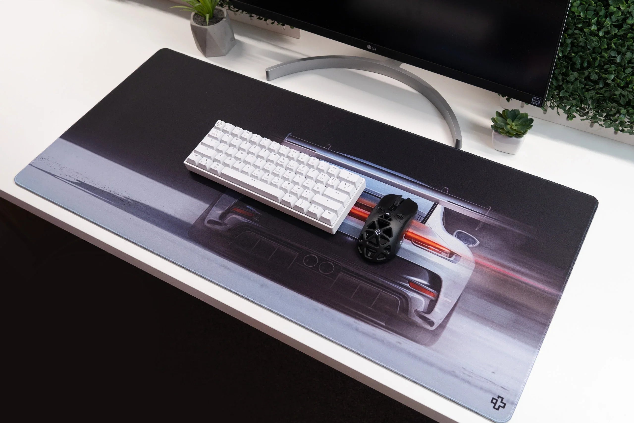 Deskmat / podkładka pod mysz QwertyKey Car GT 4 mm obszyte krawędzie