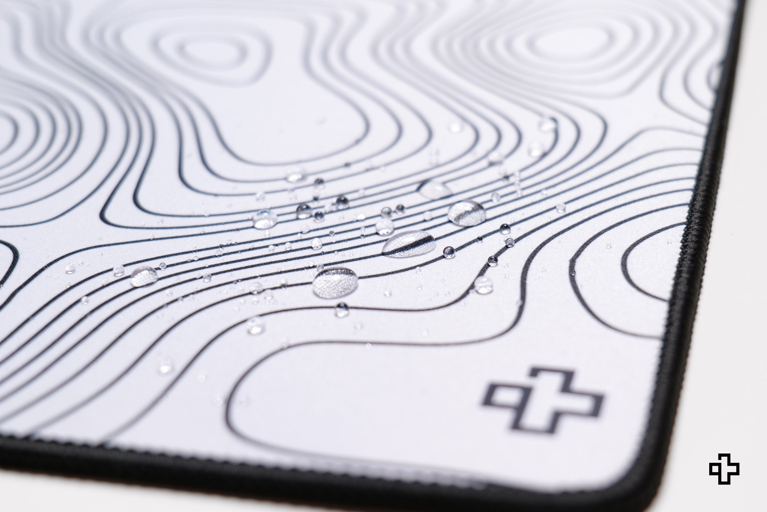 Deskmat QwertyKey Astro Topographic, 4 mm, obszyte krawędzie
