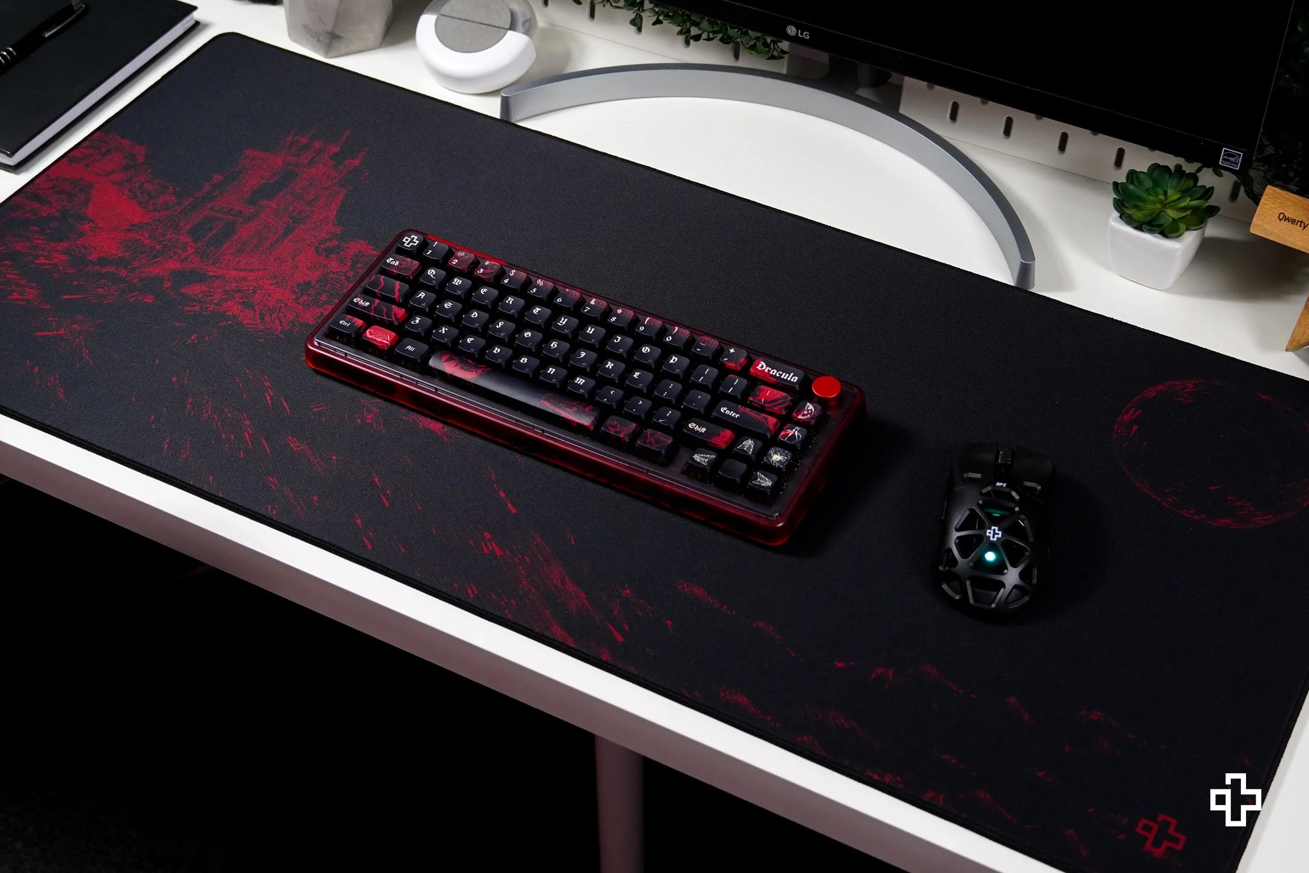 Deskmat / podkładka pod mysz QwertyKey Dracula 4 mm obszyte krawędzie