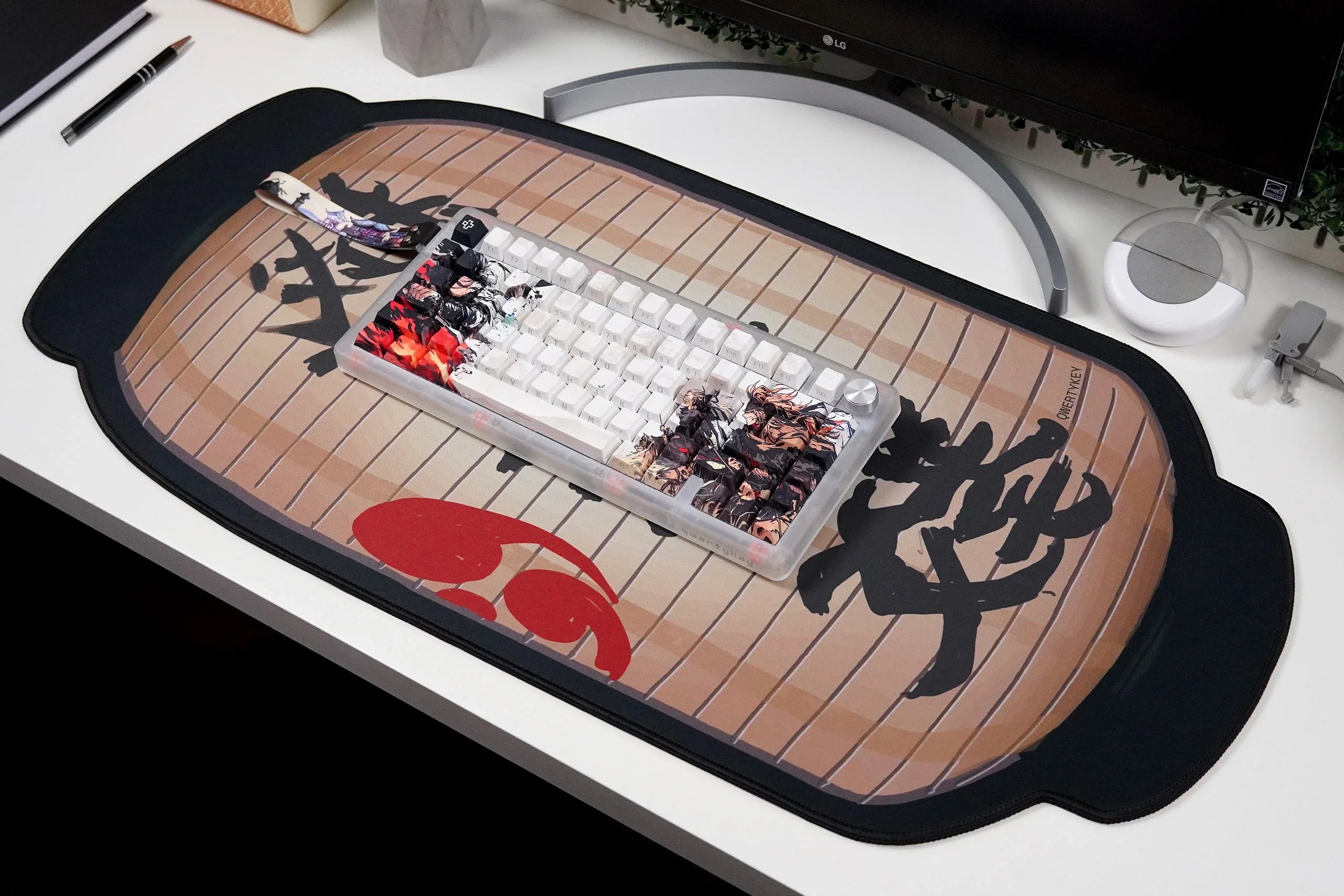 Deskmat / podkładka pod mysz QwertyKey Striker 4 mm obszyte krawędzie