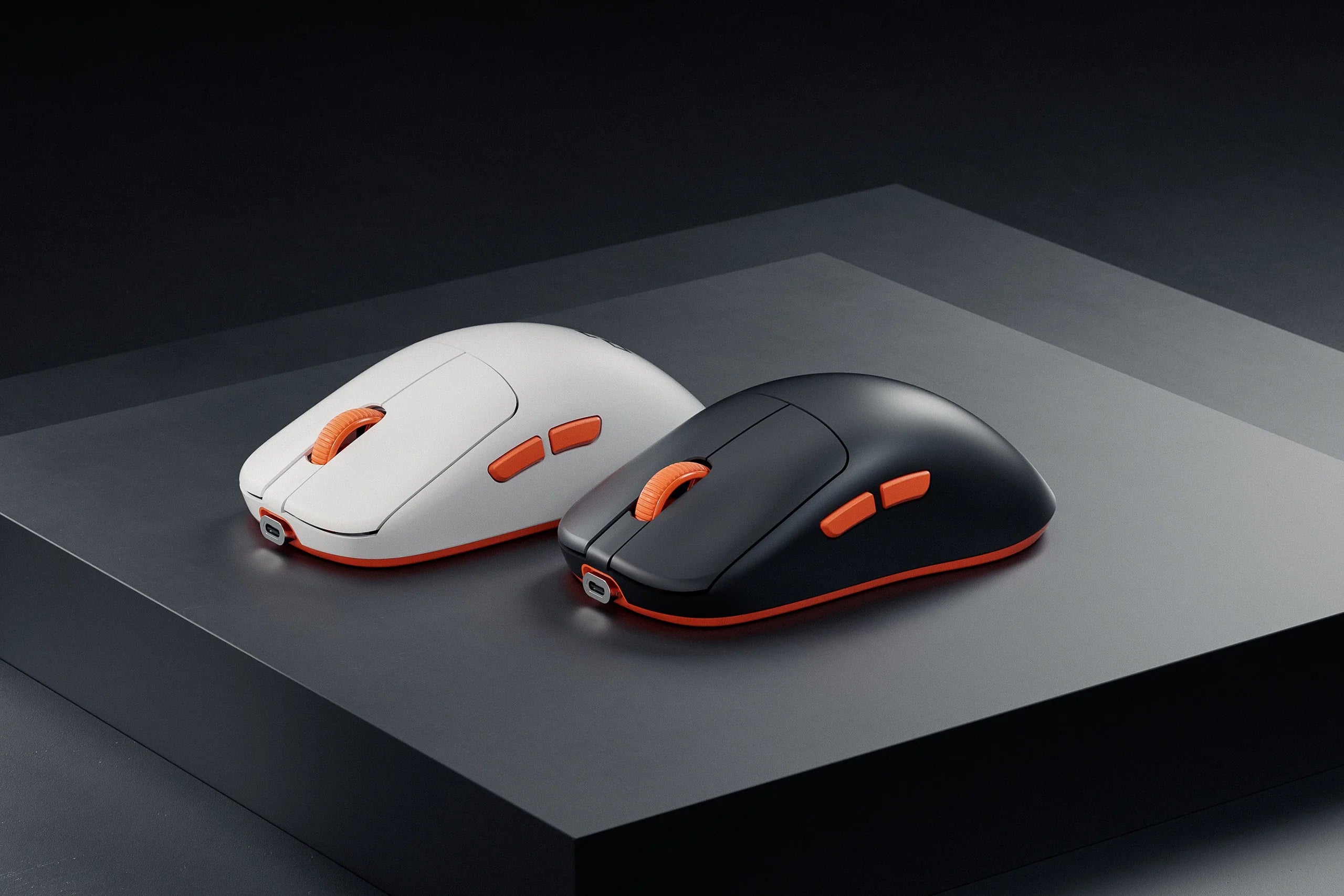 mysz Gaming QwertyKey Falcon biała 8K, 30.000 DPI, Bluetooth bezprzewodowa trio mode, Pixart 3950