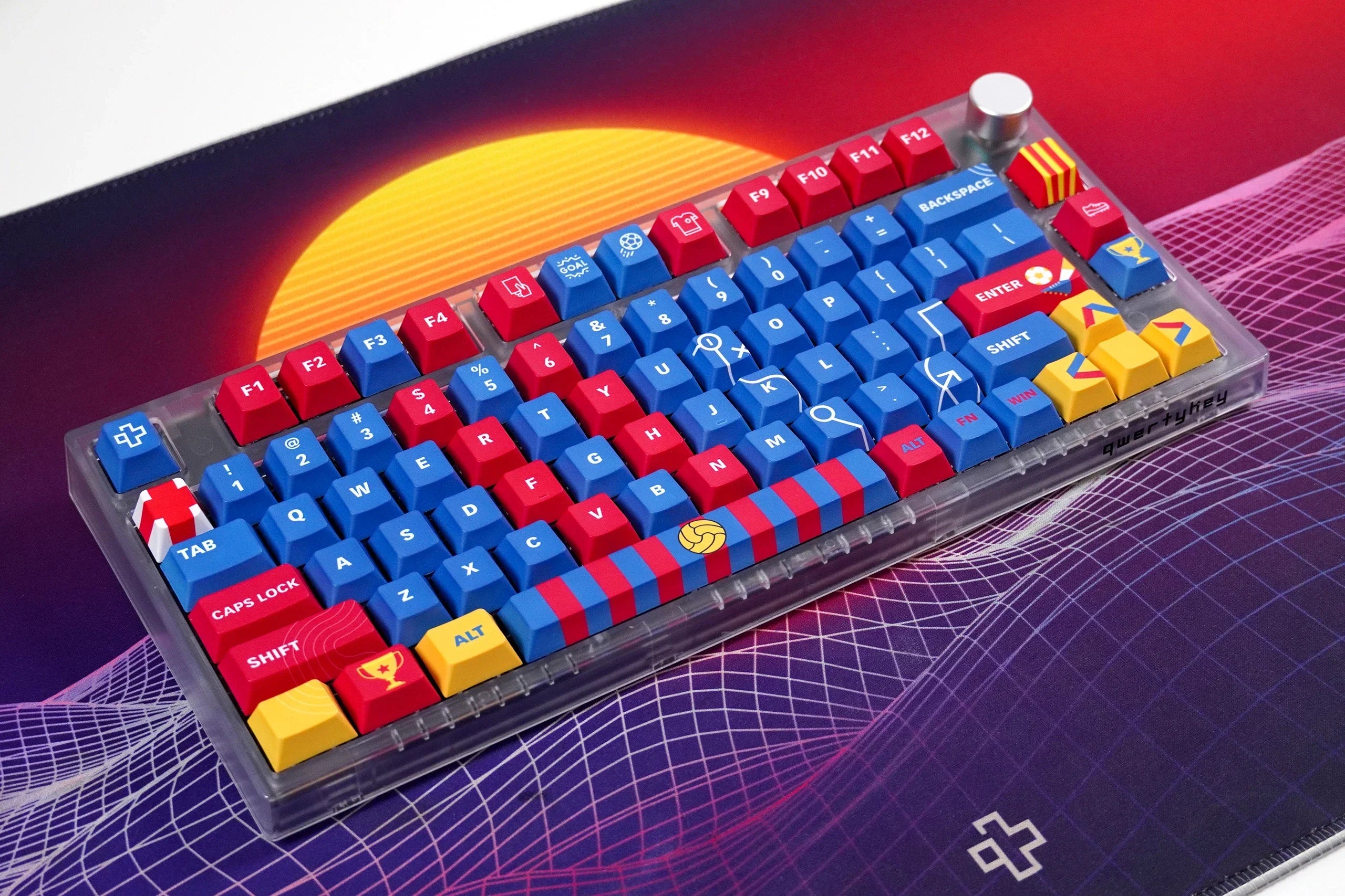 Zestaw keycapów QwertyKey Catalunya Dye Sub, profil Cherry