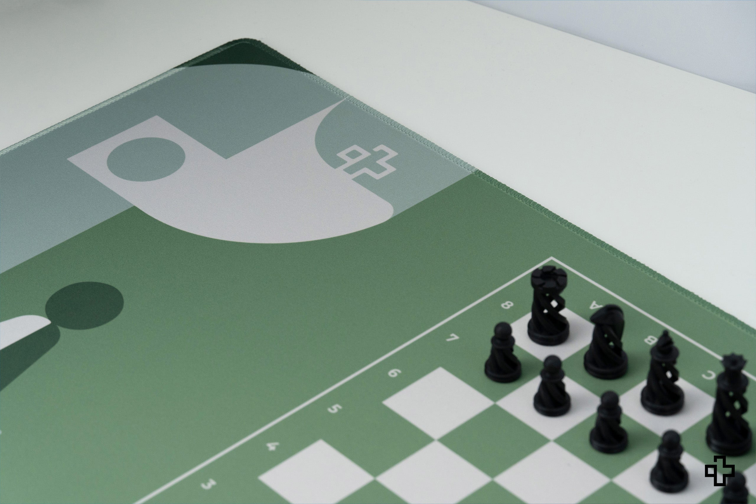 Deskmat / podkładka pod mysz QwertyKey Chess 4 mm obszyte krawędzie