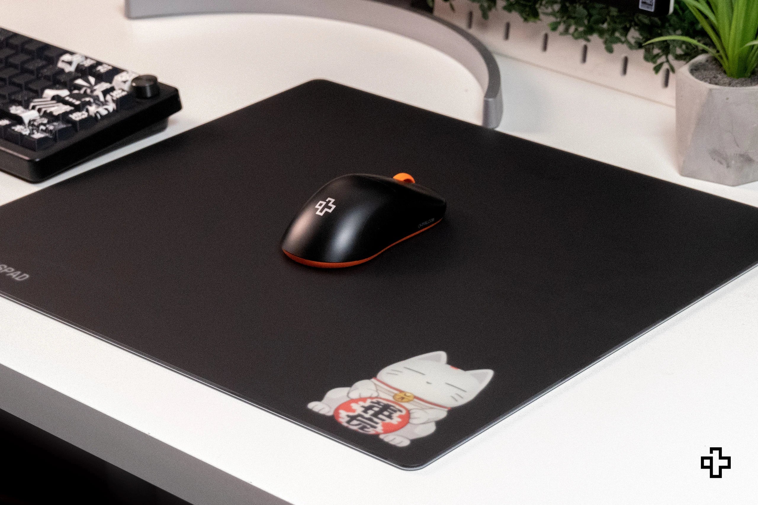 Podkładka pod mysz Gaming QwertyKey Esports Glass MOMO szklana 3.2mm Anti - Slip TPU