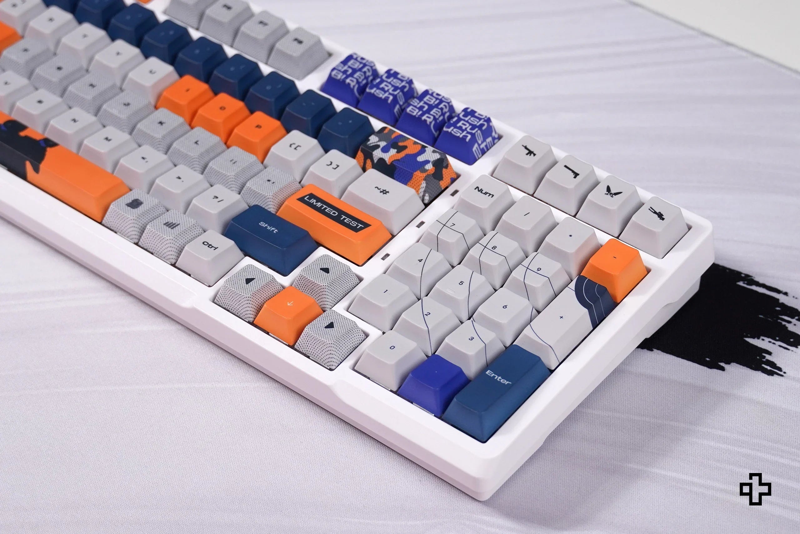 Zestaw keycapów QwertyKey CS Dye Sub, profil Cherry