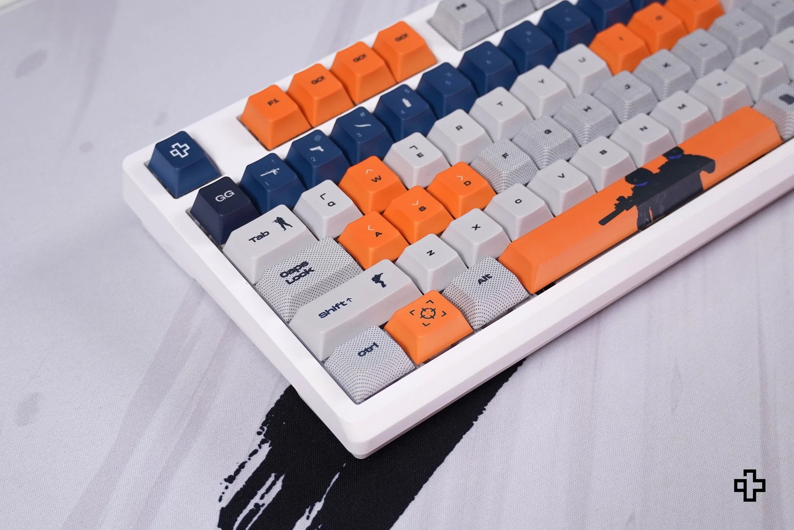 Zestaw keycapów QwertyKey CS Dye Sub, profil Cherry