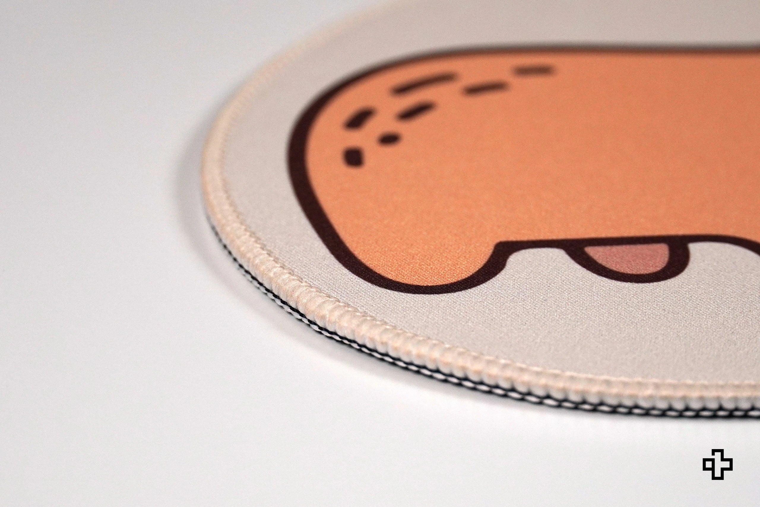 Deskmat / podkładka pod mysz QwertyKey Capybara 4 mm obszyte krawędzie