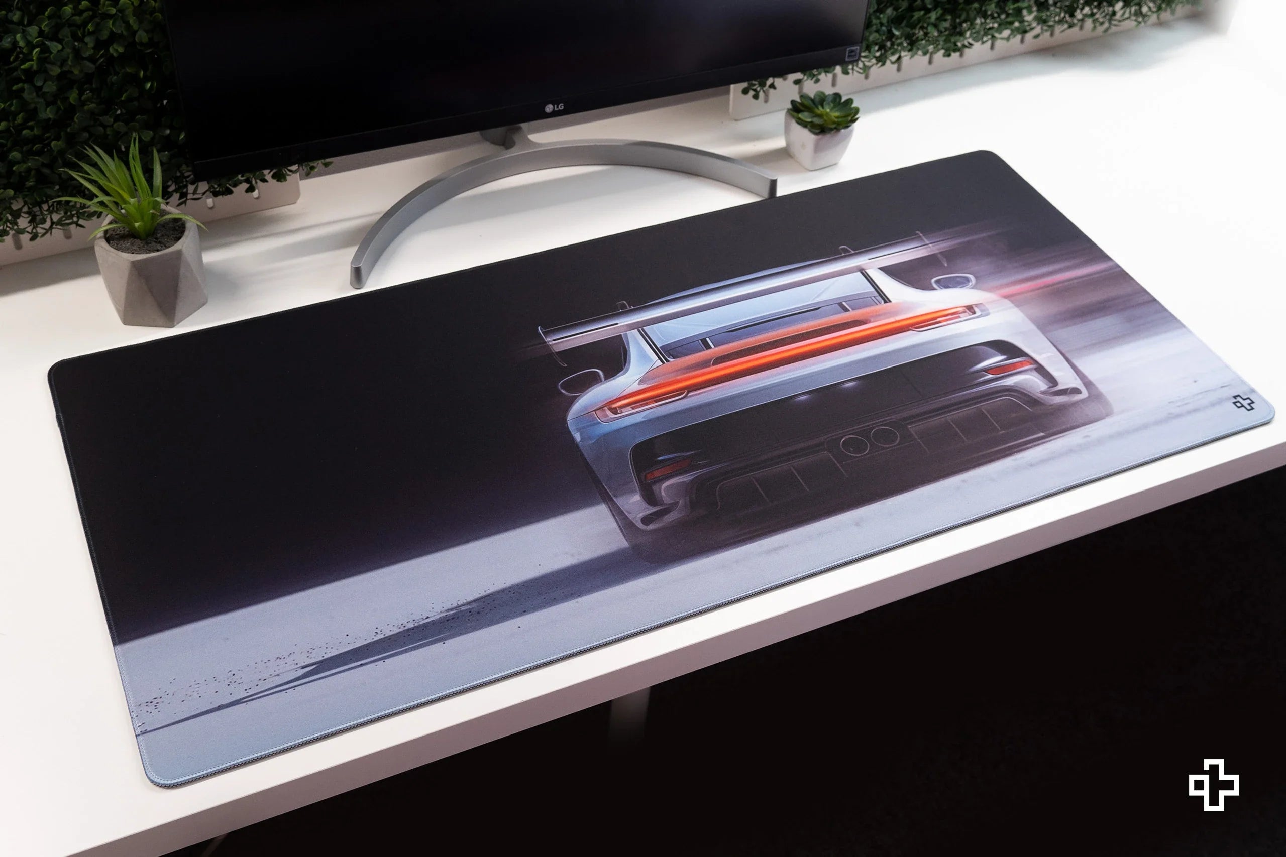 Deskmat / podkładka pod mysz QwertyKey Car GT 4 mm obszyte krawędzie