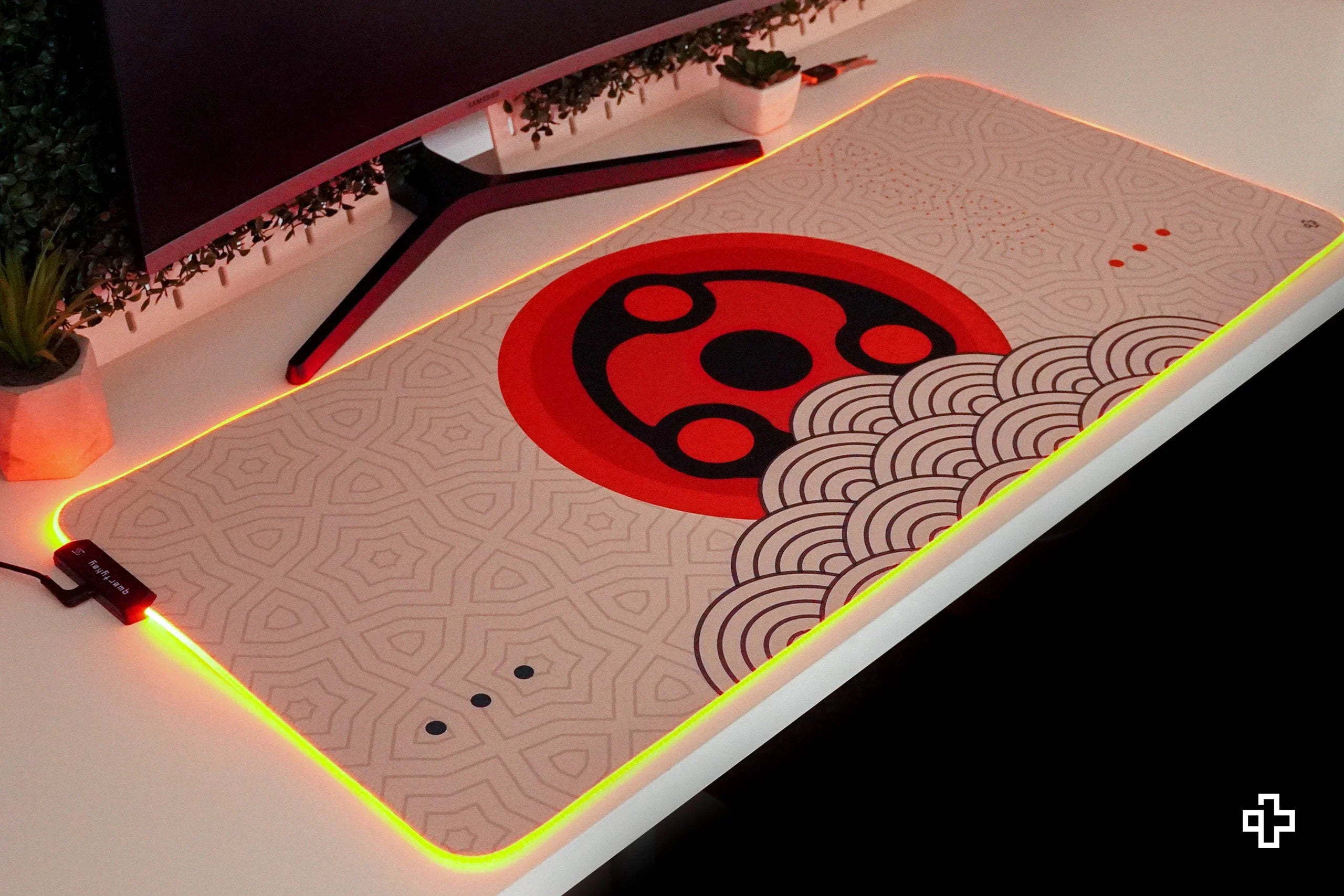 Deskmat / podkładka pod mysz QwertyKey Sharingan Eye RGB 4 mm obszyte krawędzie