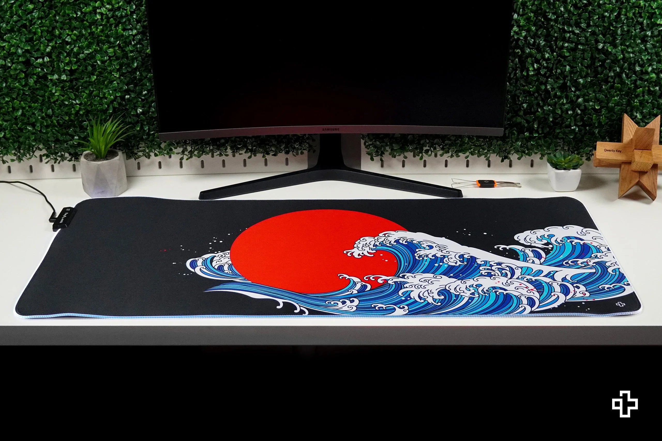 Deskmat / podkładka pod mysz QwertyKey RGB JapanWave 4 mm obszyte krawędzie