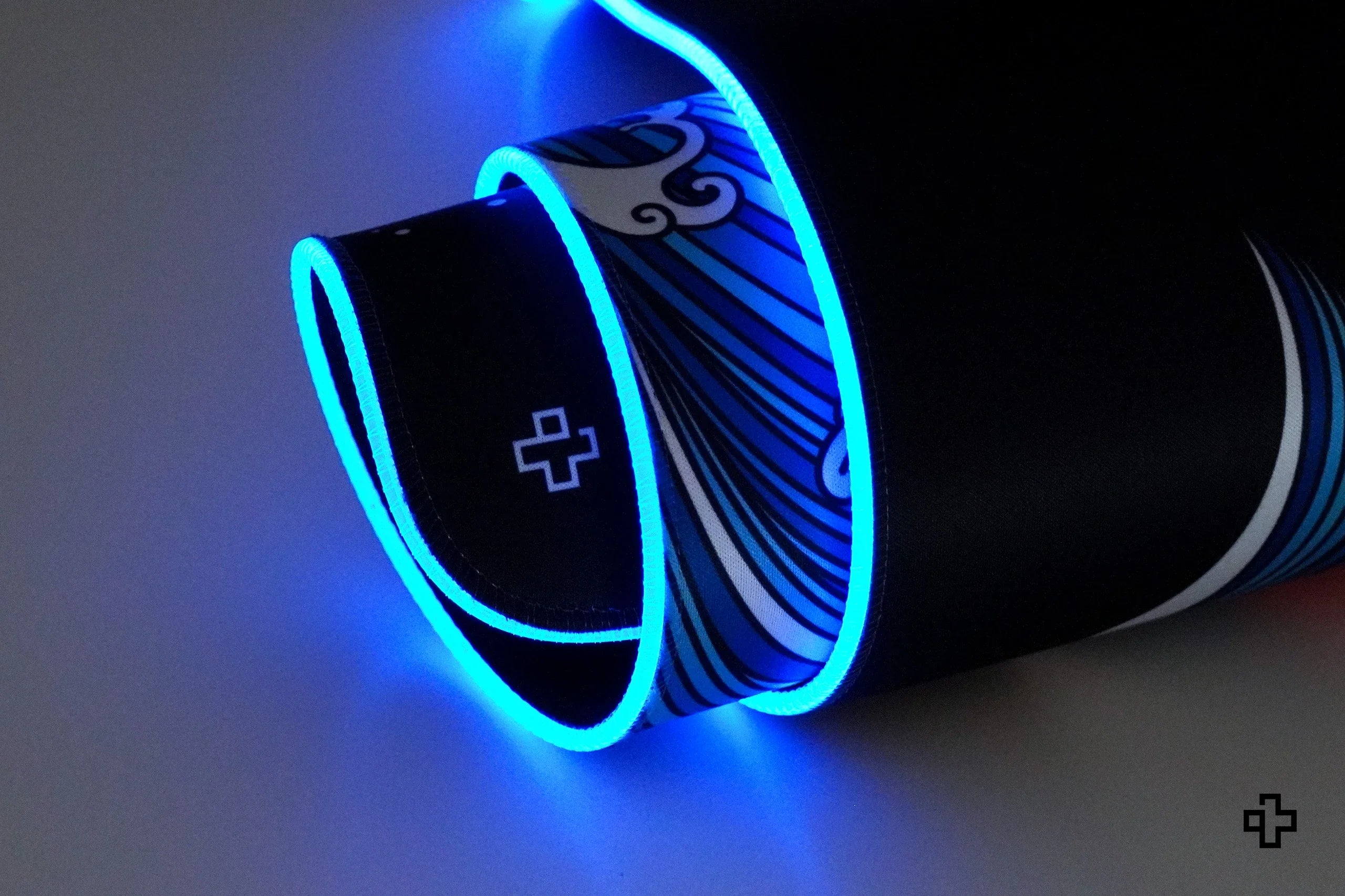 Deskmat / podkładka pod mysz QwertyKey RGB JapanWave 4 mm obszyte krawędzie