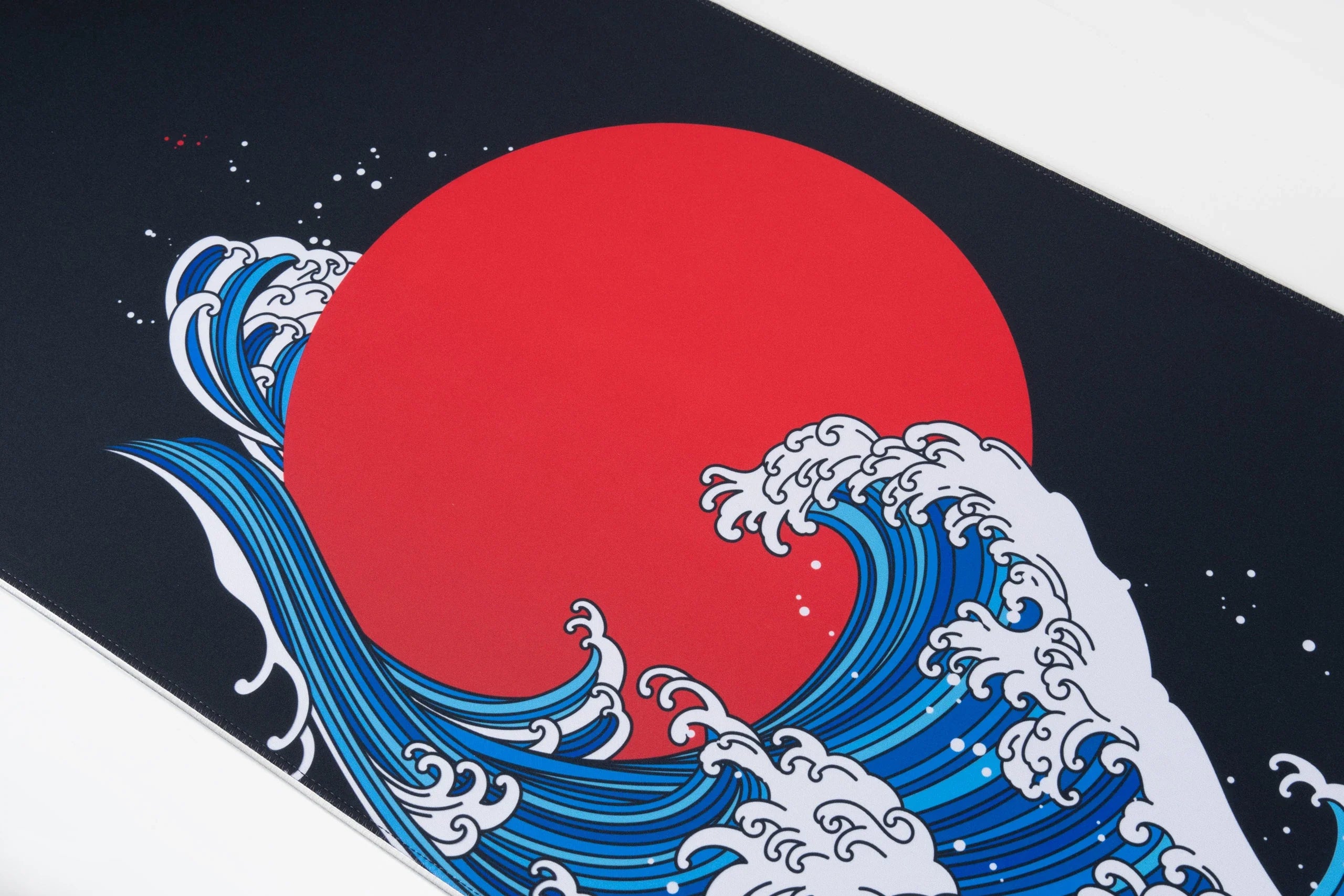 Deskmat / podkładka pod mysz QwertyKey RGB JapanWave 4 mm obszyte krawędzie