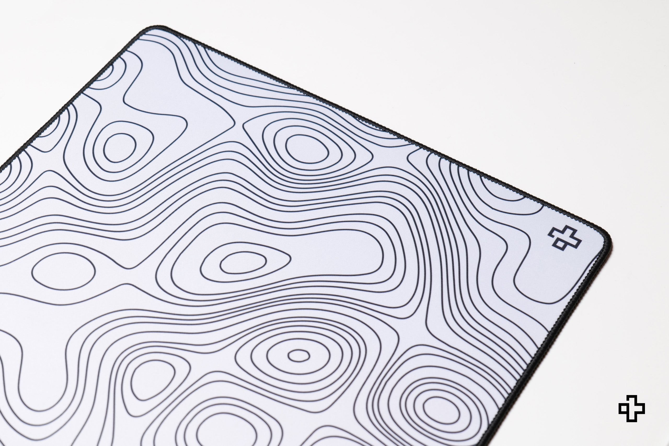 Deskmat QwertyKey Astro Topographic, 4 mm, obszyte krawędzie