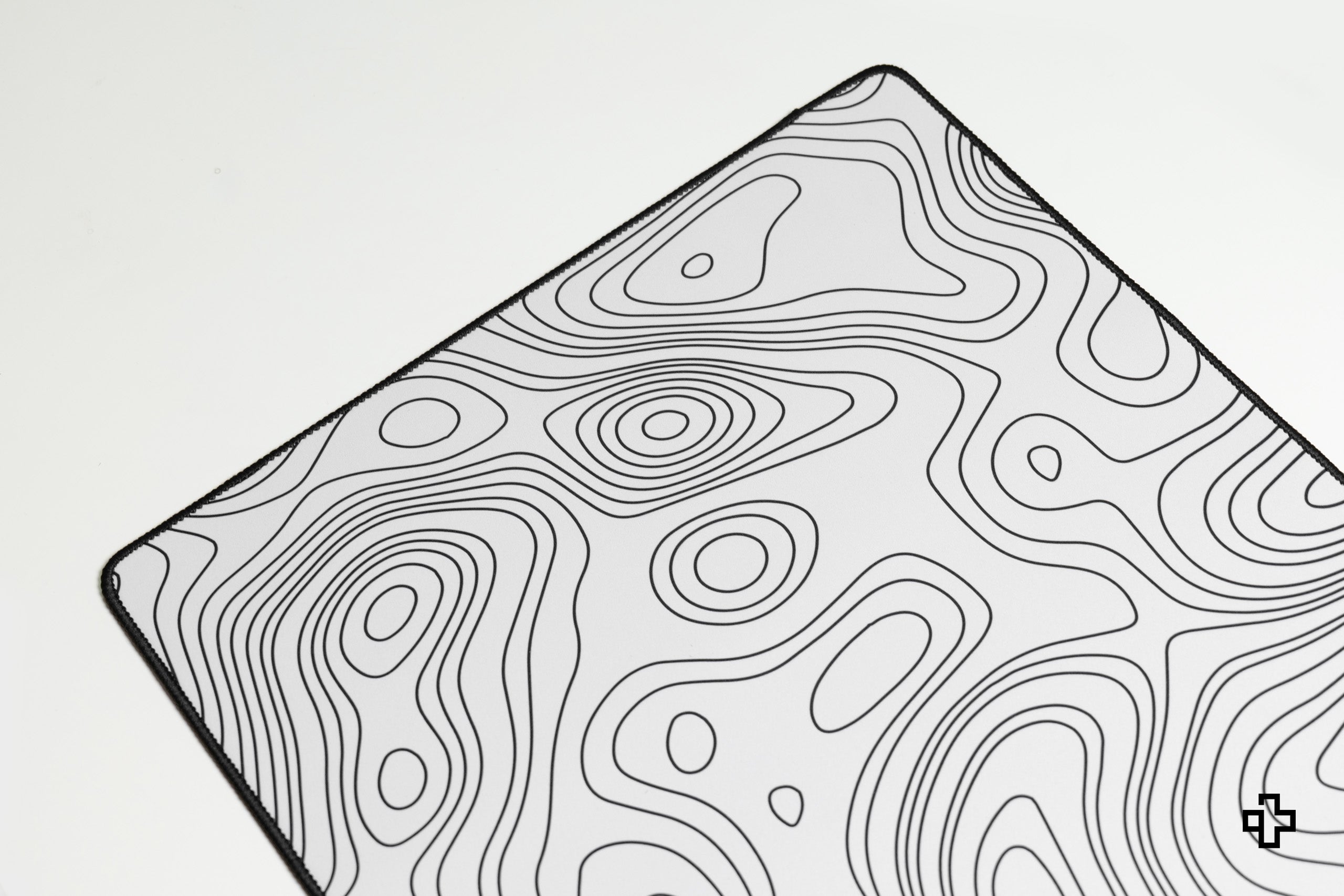 Deskmat QwertyKey Astro Topographic, 4 mm, obszyte krawędzie