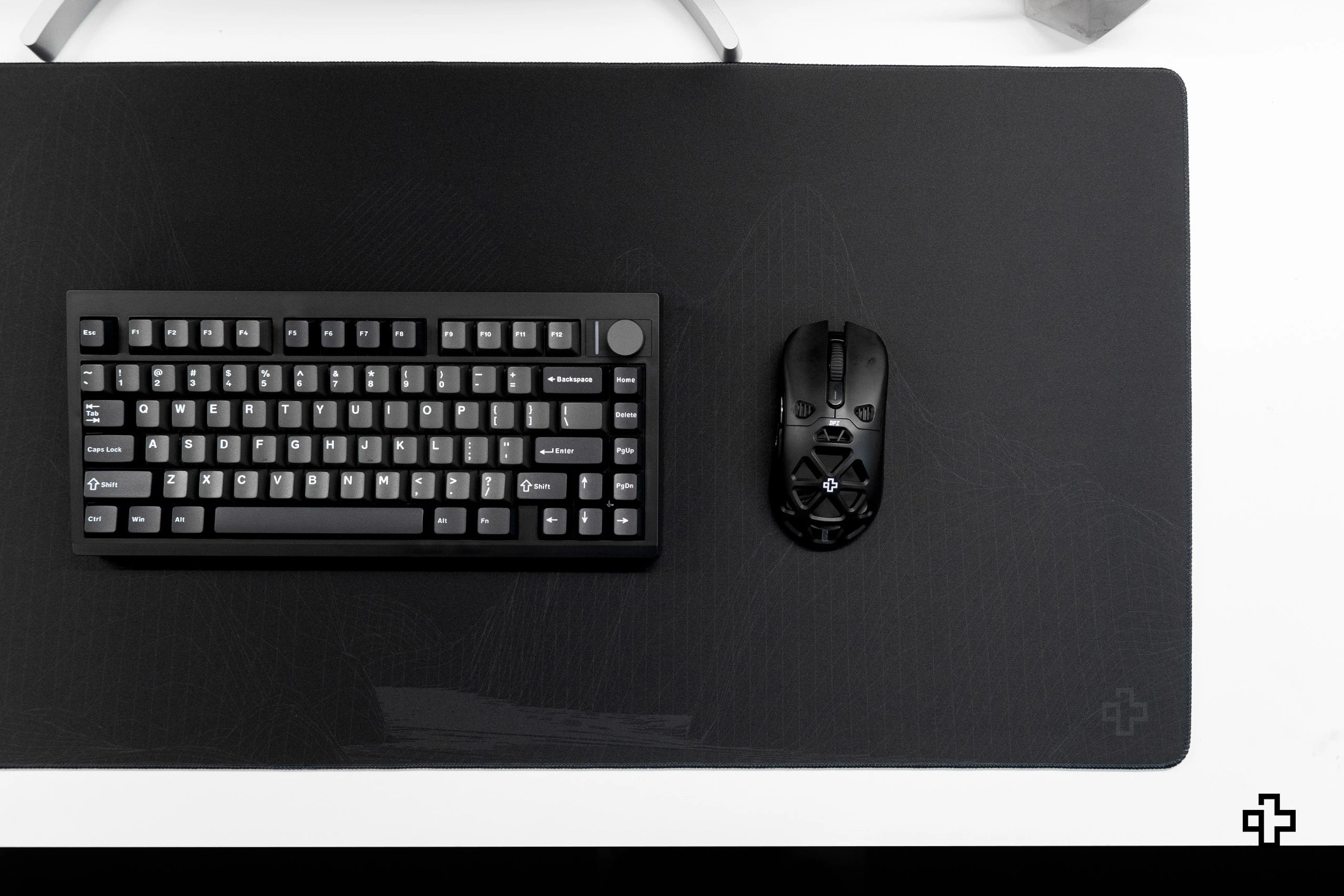 Deskmat / podkładka pod mysz Flow Dark czarna 4 mm obszyte krawędzie