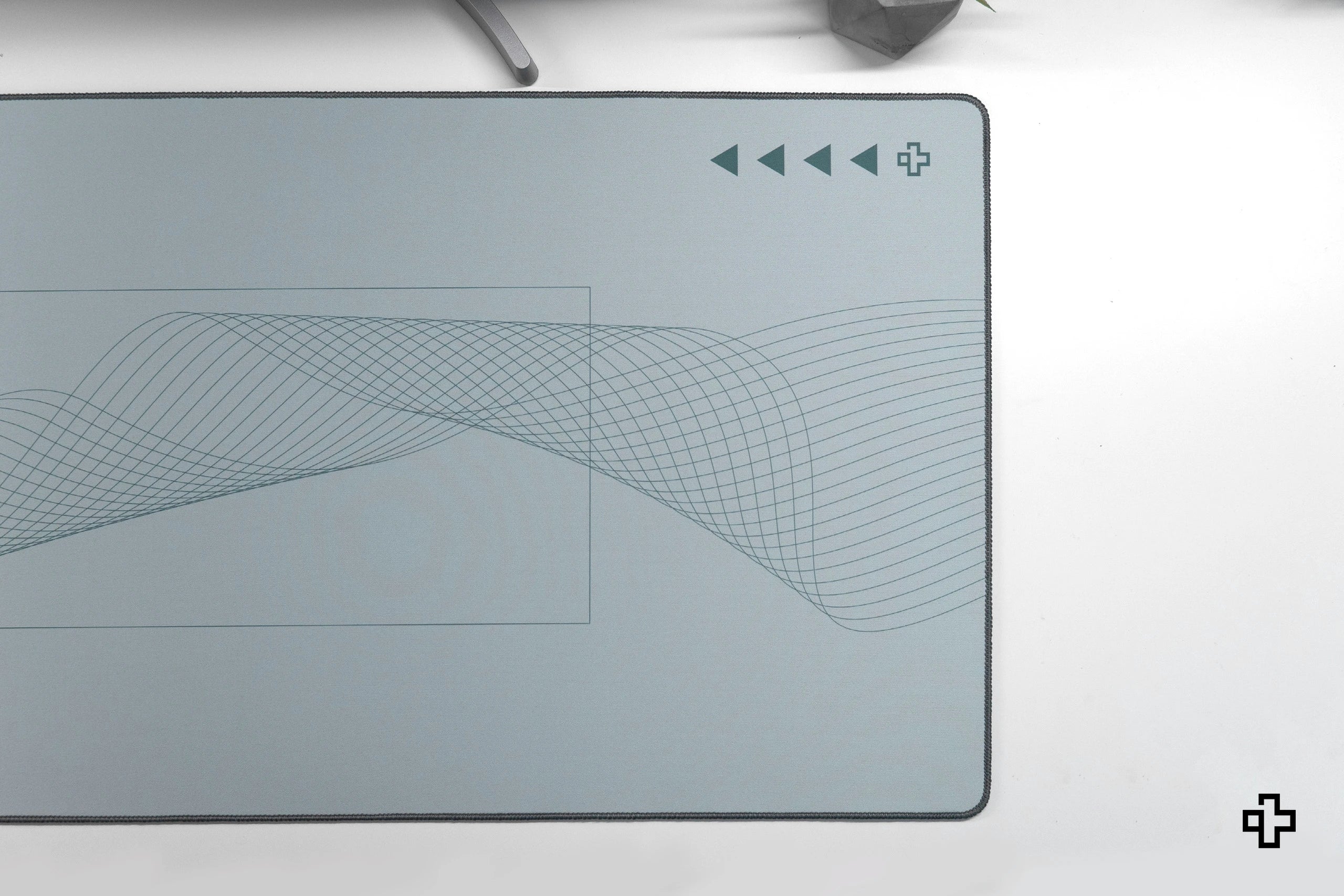 Deskmat / podkładka pod mysz Flow Light, 4 mm, obszyte krawędzie