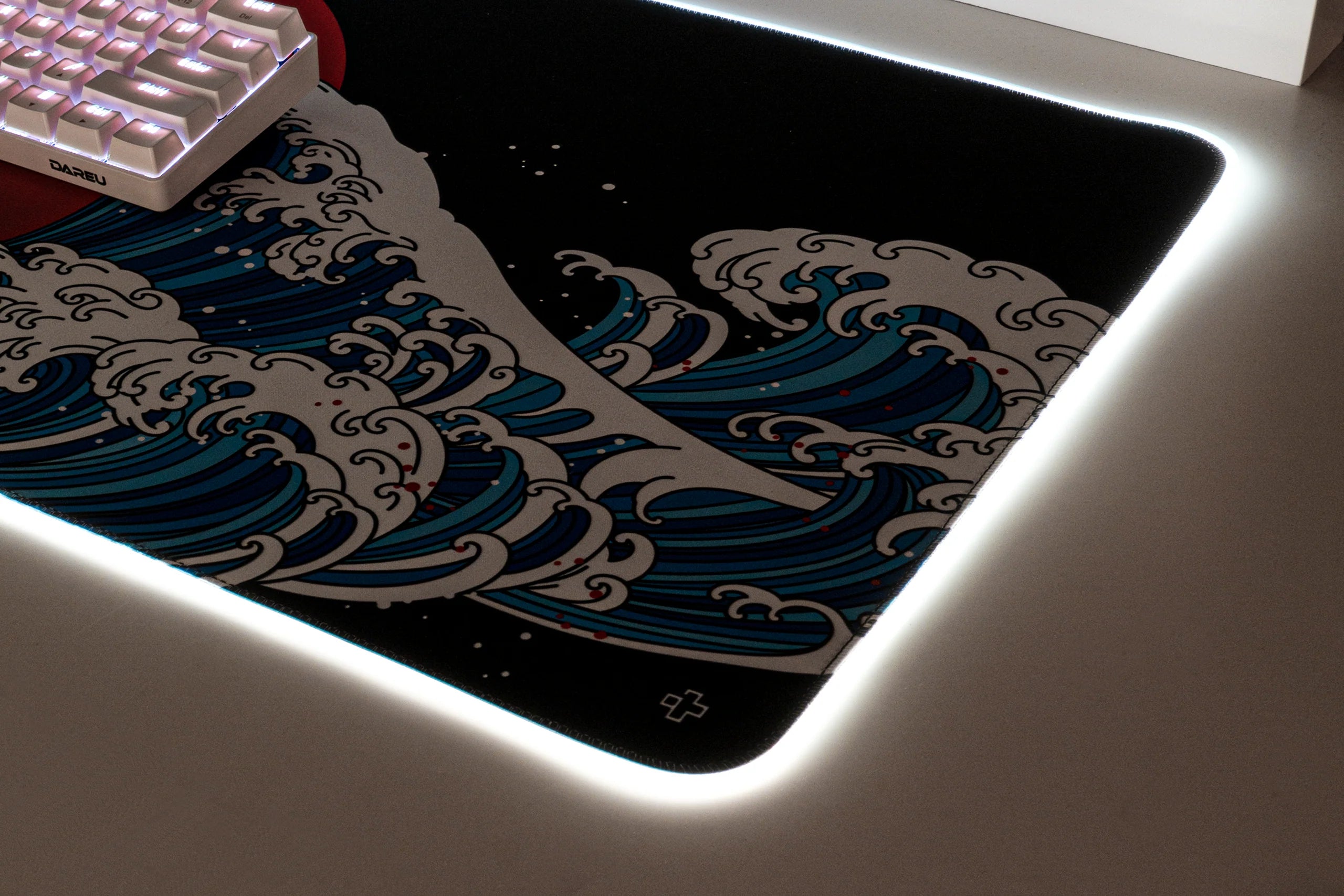 Deskmat / podkładka pod mysz QwertyKey RGB JapanWave 4 mm obszyte krawędzie