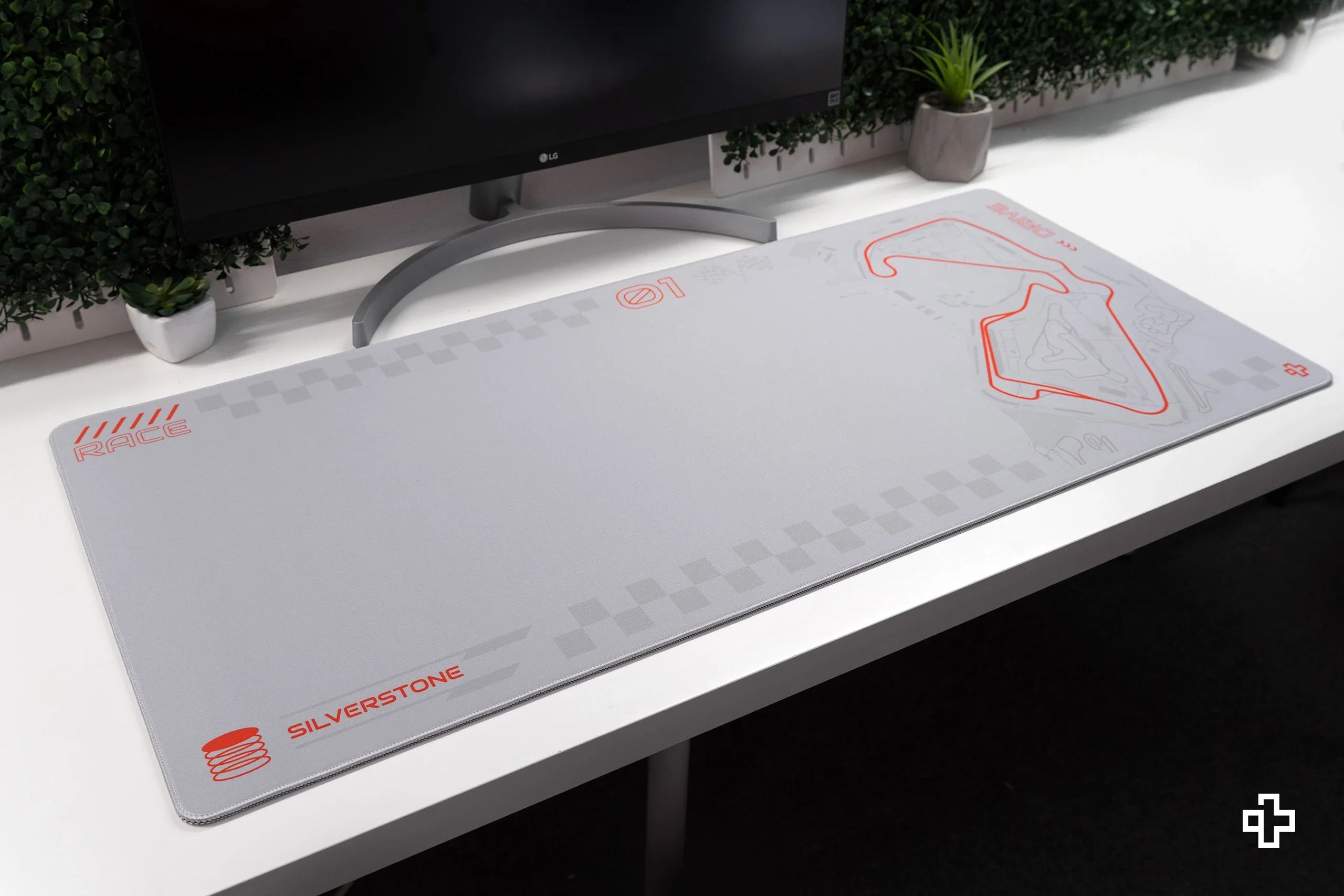 Deskmat / podkładka pod mysz Formula Silver Circuit, 4 mm, obszyte krawędzie