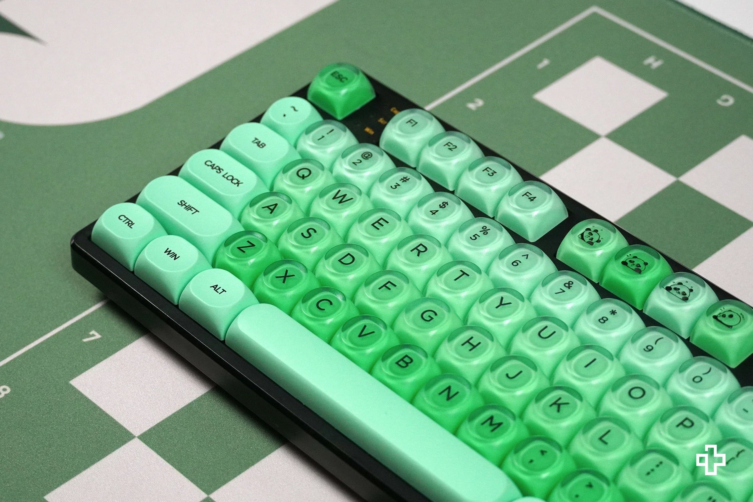 Zestaw keycapów QwertyKey Mint profil HOA