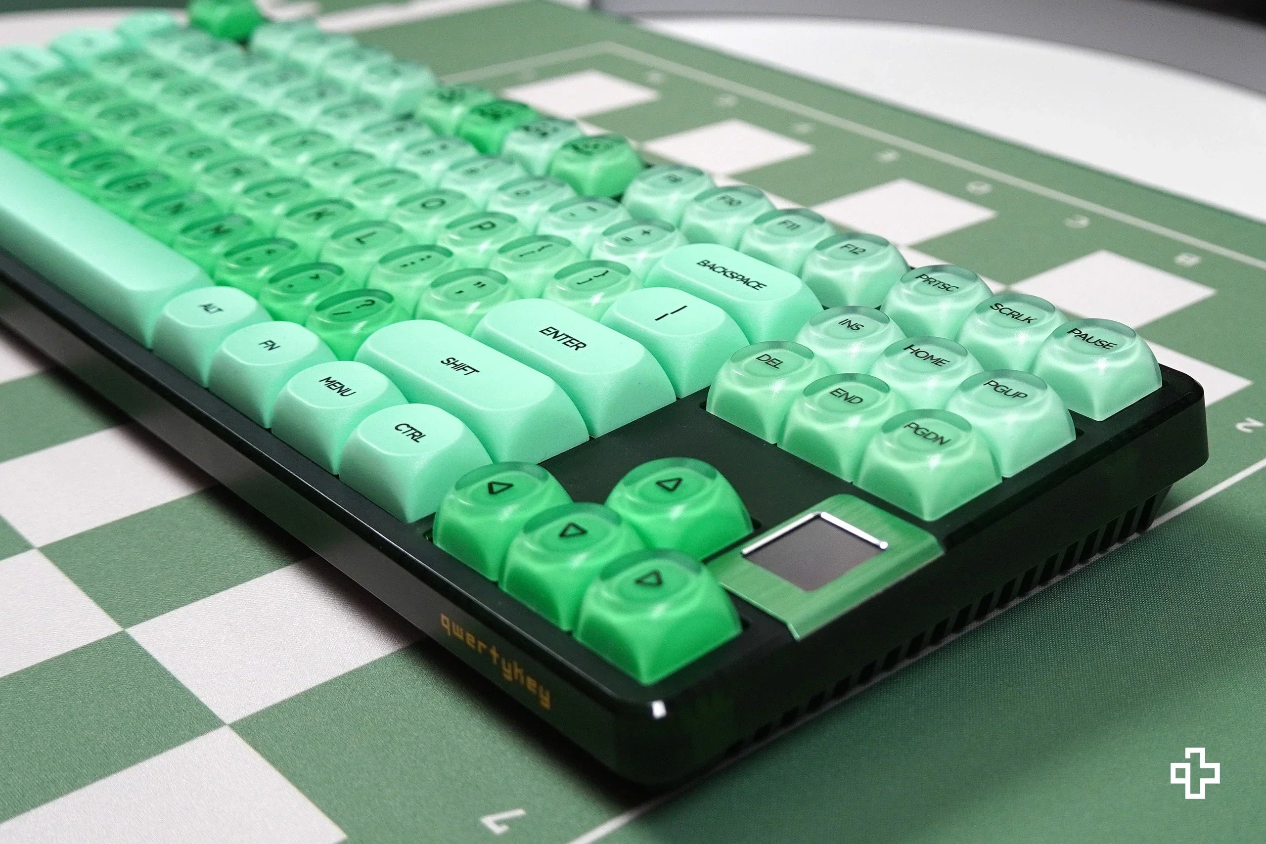 Zestaw keycapów QwertyKey Mint profil HOA