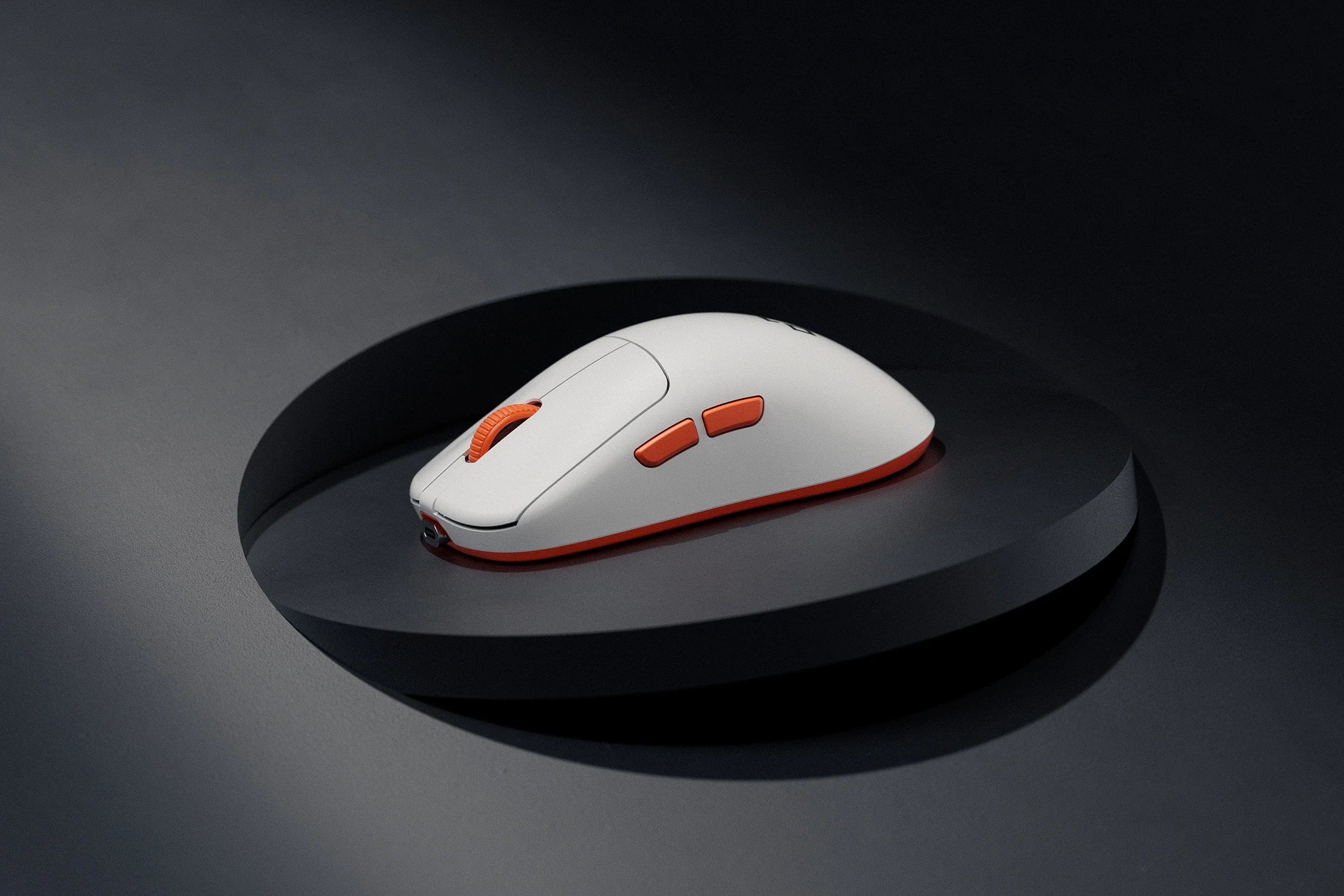 mysz Gaming QwertyKey Falcon biała 8K, 30.000 DPI, Bluetooth bezprzewodowa trio mode, Pixart 3950