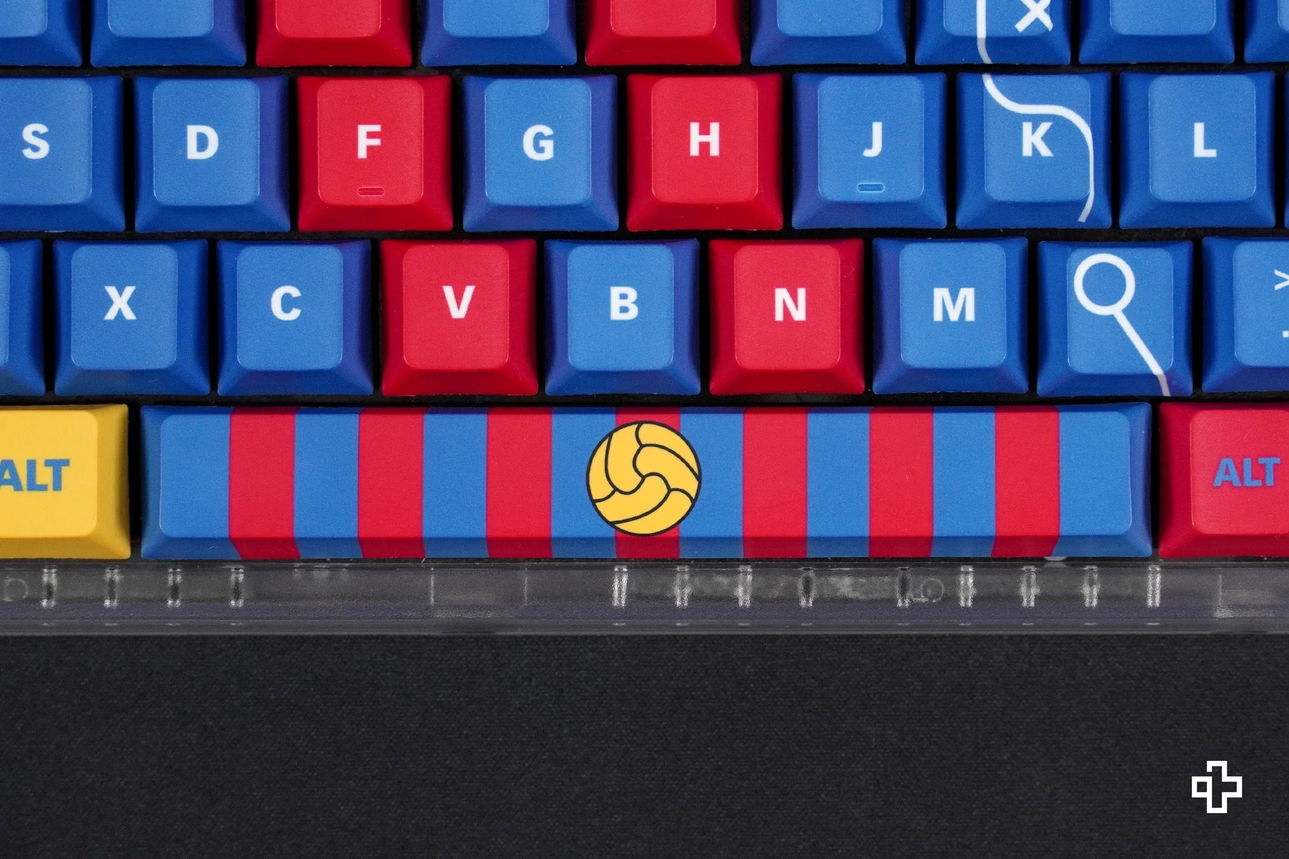 Zestaw keycapów QwertyKey Catalunya Dye Sub, profil Cherry